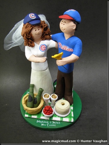 Picnic Themed Wedding Cake Topper and what a nice picknik to have at the