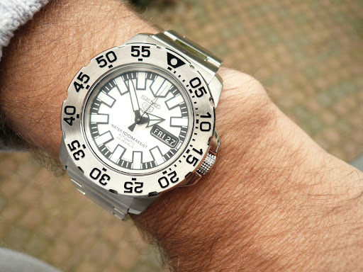 http://lh3.ggpht.com/_LtV2rB_3riw/SygdSjOg1vI/AAAAAAAAKX0/NelynXDJLas/SNZF45-2.JPG