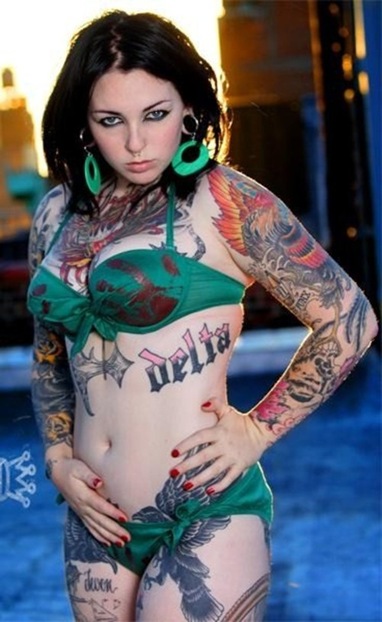 Sexy Womenfolk Wih Full Body Tattoos