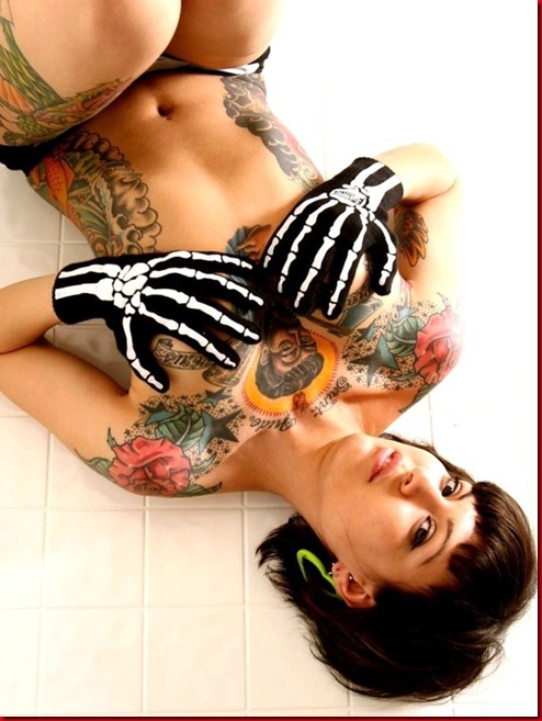 beautiful-women-with-tattoos-5