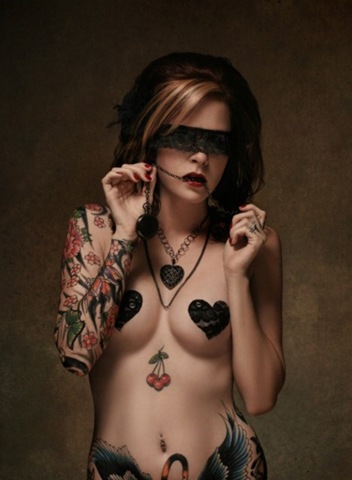 [beautiful-women-with-tattoos-7[3].jpg]