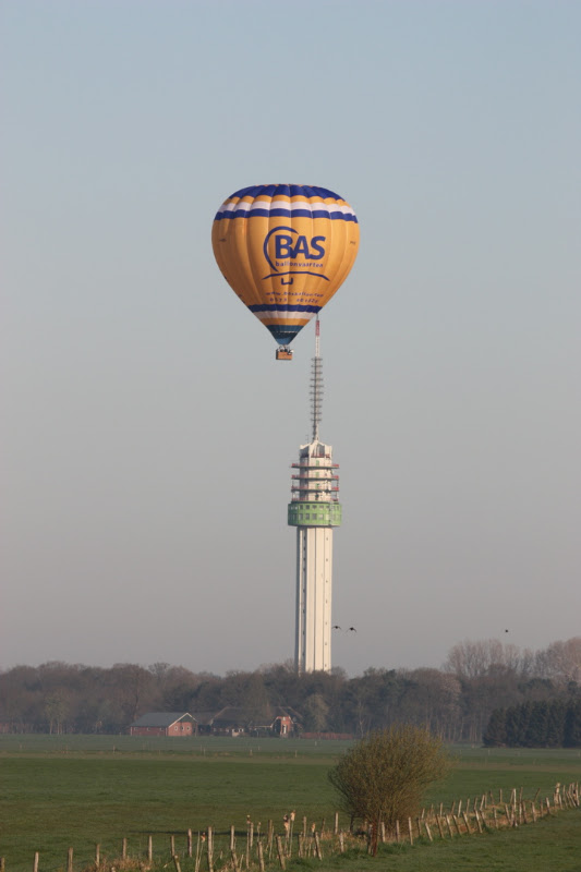 Ochtend ballonvaart vanuit Exel langs de tv zend mast in Markelo naar Holten