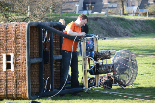 Ballonvaren vanuit Almelo naar Albergen met de PH-BIA en de PH-BBS ( Doopvaart )