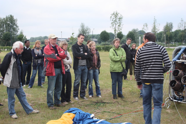 Ballonvaart van Arnhem over Duiven naar Didam met 10 personen.