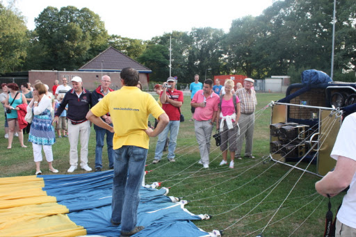 Ballonvaart vanuit Nijverdal over Rijssen naar Markelo met 12 personen.
