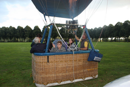 Varen met een luchtballon van Den Bosch naar Boxtel.
