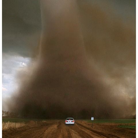 [tornado-car_1480982i[3].jpg]