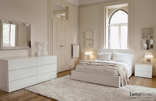 [whitebedroom[1].jpg]
