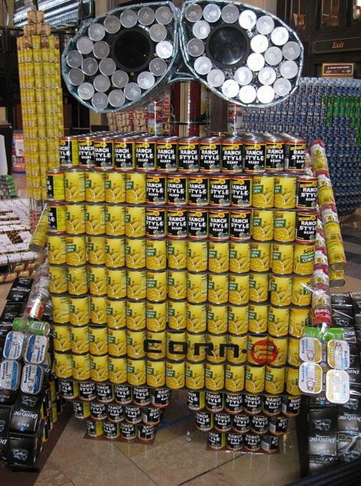  Esculturas nerds com latas e caixas