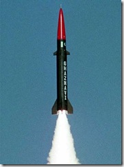 Lanzamiento_misil_paquistani_Hatf_III_Ghaznavi_octubre_2003