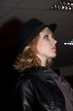modelka: Izabela Chudycka fotograf: Adam Drogomirecki  Stylizacja włosów: Styliści Angelo Rivieri  Wizaż: Arleta Molata  Do wykonania makijażu użyto kosmetyków marki GOSH PROFESSIONAL  OCZY Baza pod cienie do powiek Wodoodporna kredka do oczu TRULY BROWN Poczwórne cienie do powiek Q 31 oraz Q51, cień sypki SKY, KISS oraz BLUEBELL Maskara SHOW ME VOLUME  CERA Baza pod podkład Podkład kryjący nr 12 NATURAL Puder prasowany nr 02 SO NATURAL Róż na policzki nr 50 PINK Korektor w płynie nr 1  USTA Wodoodporna kredka do ust PINK PEONY Pomadka do ust z balsamem nr 31 PASSION PINK Błyszczyk do ust w tubie nr 102