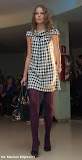 modelka: Weronika Bogacka stylizacja: Dominika Dębska zdjęcie: Mariusz Wójtowicz  Sukienka w pepitkę - New Yorker Torebka - Deichmann Buty - Deichmann Rajstopy - własność modelki