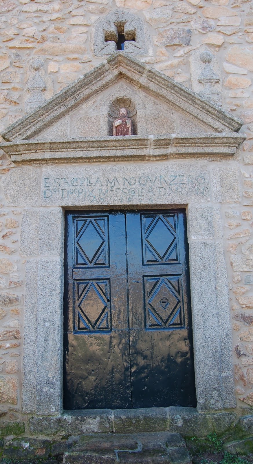 [Porta da Capela de Stº Amaro[5].jpg]