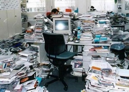 [messy-office-03[4].jpg]