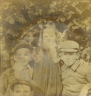 [unknown children 1904 original[4].jpg]
