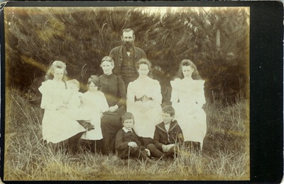 [family-group[3].jpg]