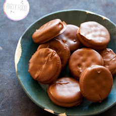 Chocolate Covered Peanut Butter Ritz Sandwiches