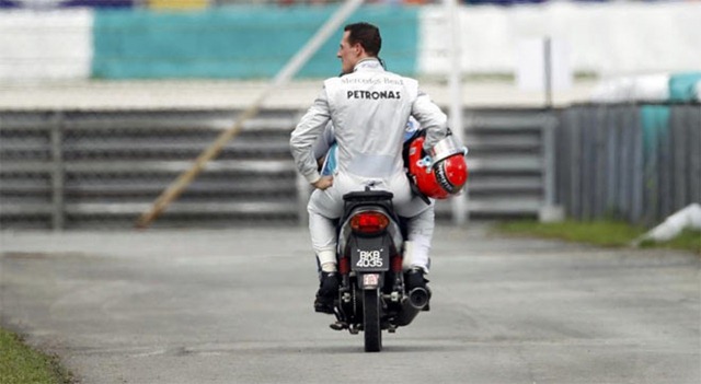 [Schumi[2].jpg]