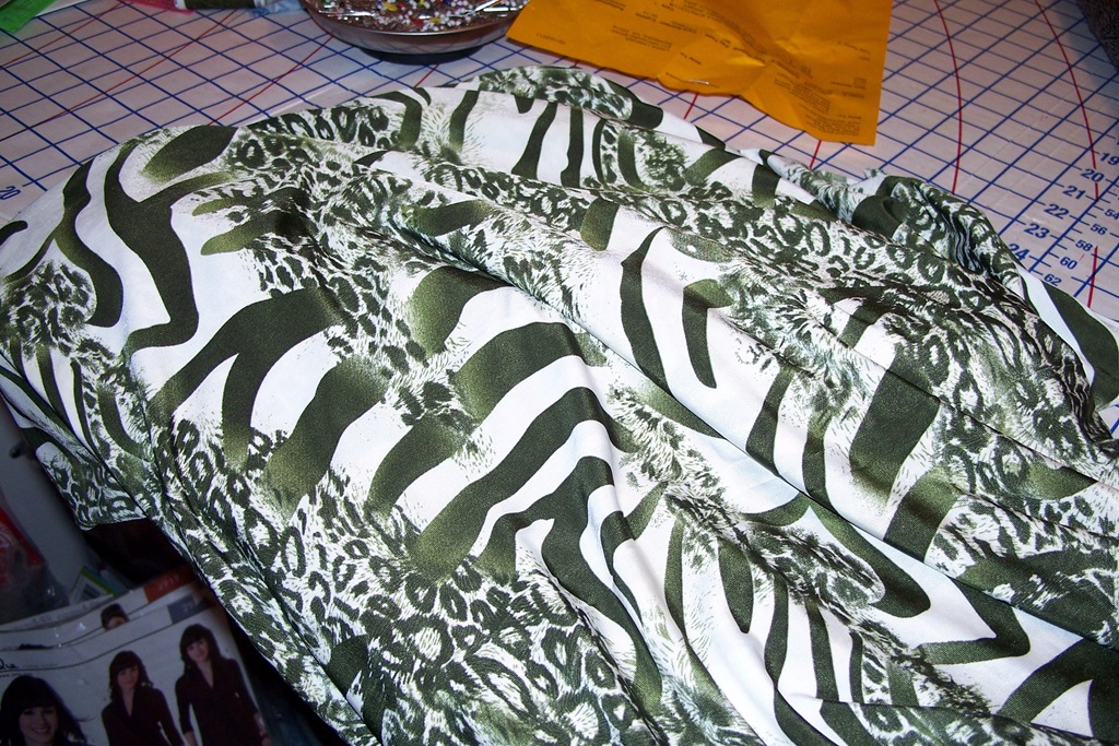 [Olive greeen animal print knit-Denver Fabrics-2-2011[3].jpg]
