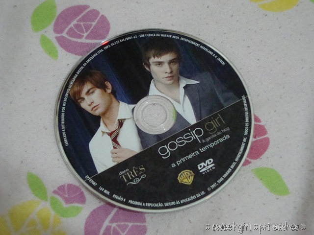 [Gossip_Girl_DVD_disco3[7].jpg]