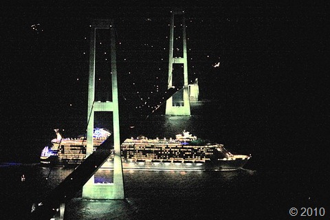 [worlds-largest-ship-2[3].jpg]