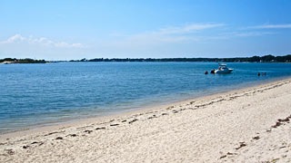 [shelter-island-beach.jpg]