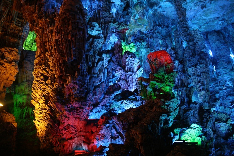 [Reed Flute Cave - Nature's Art Palace[3].jpg]