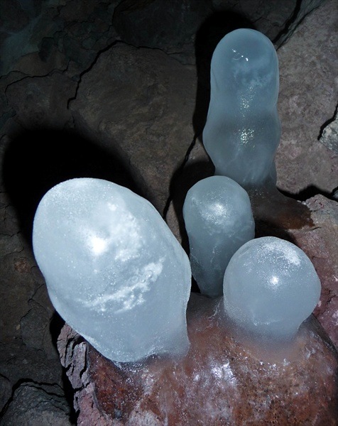 [Stalagmites - Crystal Ice Cave[3].jpg]