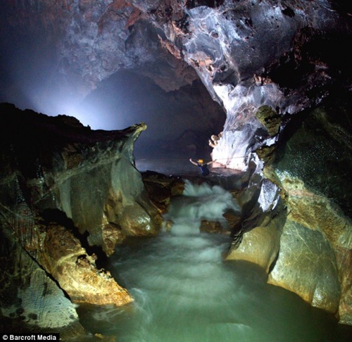 largest-vietnam-cave 03 largest-vietnam-cave 03