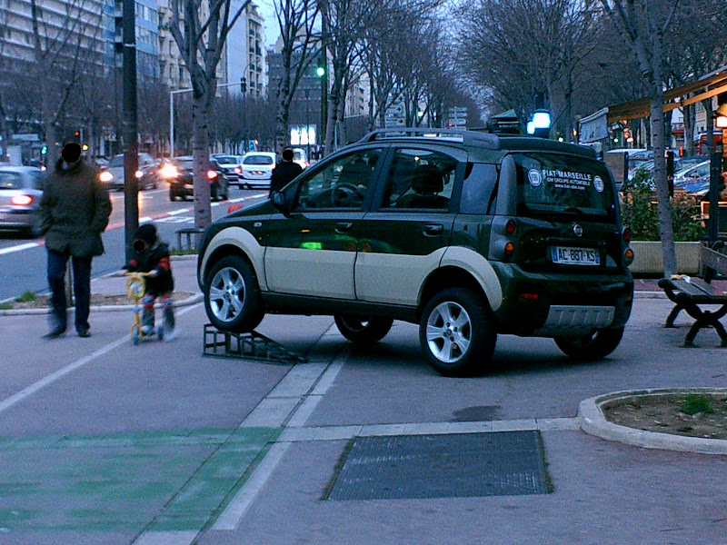 http://lh3.ggpht.com/_N9MmXPujuOw/S1Irh0iJMTI/AAAAAAAAA1I/MyZOe80hFrQ/s800/Ce-qui-ne-cloche-pas-a-marseille.JPG