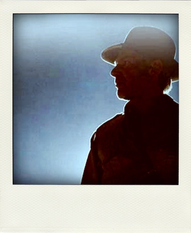 [indiana-jones-silhouette-pola[4].jpg]