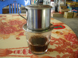 Cafe expresso vietnamita. Es por gravedad, pero se infusiona muy bien.