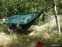 Otro campamento en los arboles.