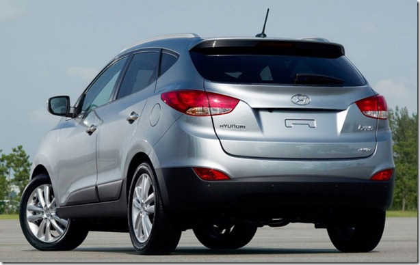 2011-Hyundai-ix35-Rear-Angle-View-800x600