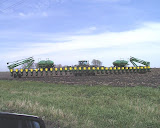 32rowplanter_1.jpg