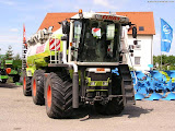 ClaasXerionTanker_2.jpg