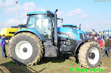 NewHollandTG255_1.jpg