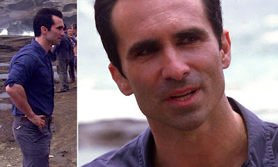 And speaking of looking good - Nestor Carbonell, strike a pose! 