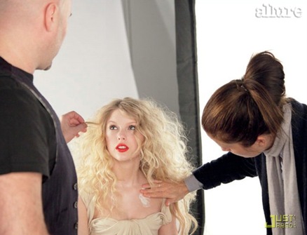 [taylor-swift-allure-cover-april-03[5].jpg]