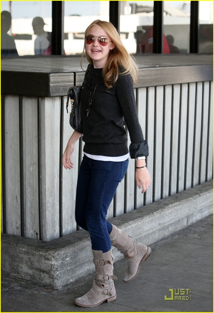 dakota-fanning-grey-girl-02