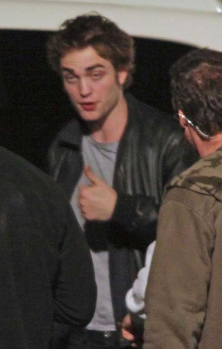 robert-kristen-new-moon-4