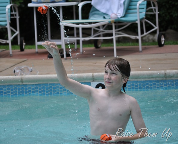 [Throwing the ball 2[2].jpg]