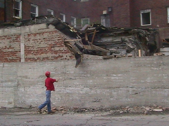 [Andrew Noonan throws debris 7-2-09[14].jpg]
