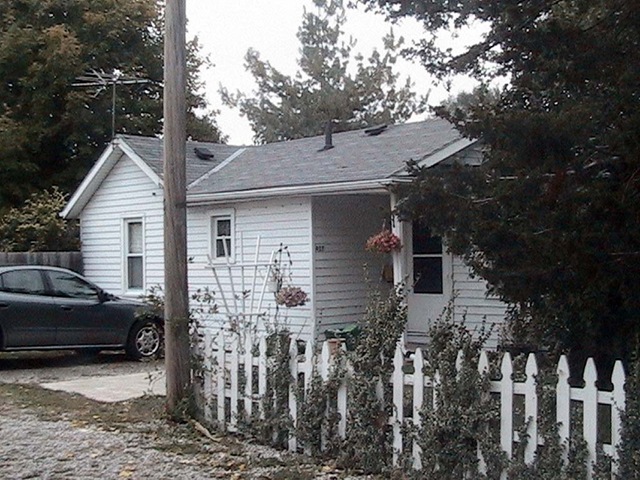 [417 North Troy Road from the street on 10-12-09[4].jpg]