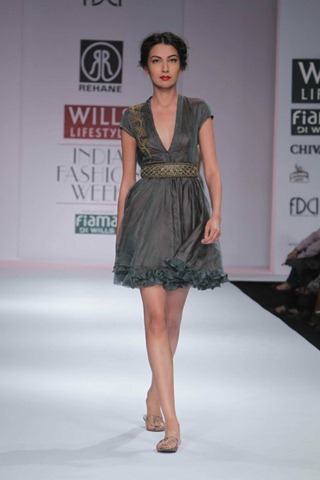 [WIFW SS 2011 - collection by Rehane (3)[5].jpg]