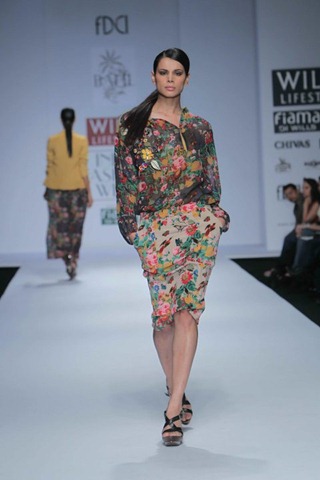 [WIFW SS 2011 collection by Vineet Bahl (4)[4].jpg]
