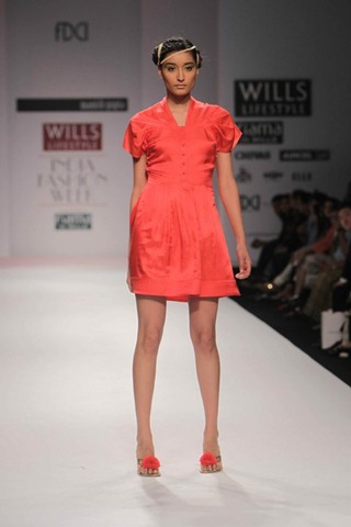 [WIFW SS 2011  collection by Manish Gupta (8)[4].jpg]