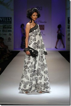 WIFW SS 2011 collection by Preeti Chandra's Show   (2)