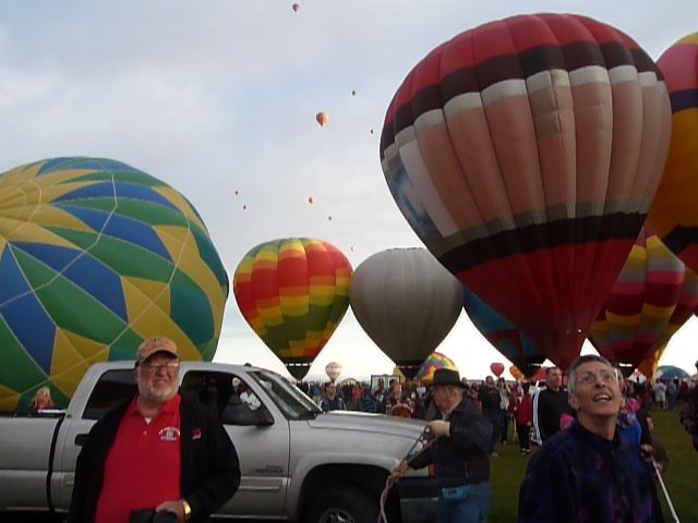 [2010 10 03_Balloon Fiesta_4189[3].jpg]