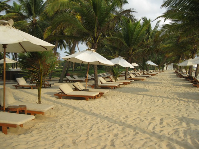 [Second anniversary (Leela Kempinski, Goa) - May 2009 031[3].jpg]